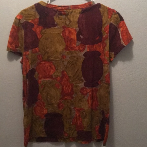 Vera Wang short sleeve T-shirt. - Picture 2 of 3